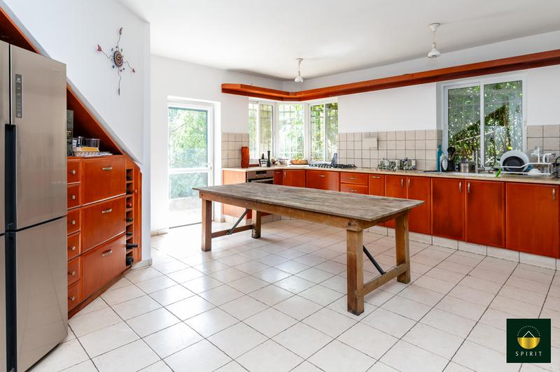 Country-Style Stone Villa with Mountain Views in Givat Eden | 6 Rooms – photo 8
