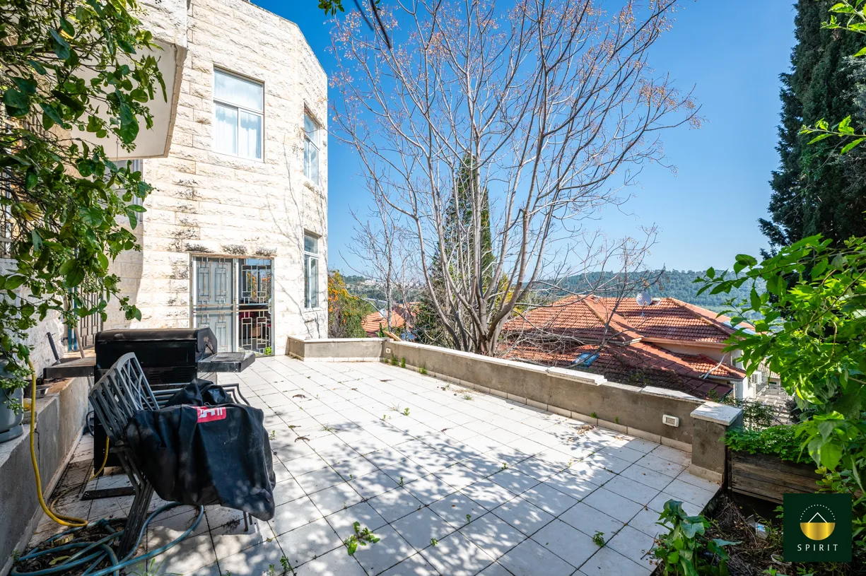 Country-Style Stone Villa with Mountain Views in Givat Eden | 6 Rooms, Zichron Yaakov – photo 11