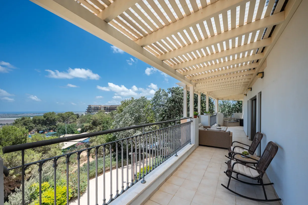 Renovated 3.5-Room Apartment with a 42 sqm Sea-View Terrace | HaShmura, Zichron Yaakov – photo 8